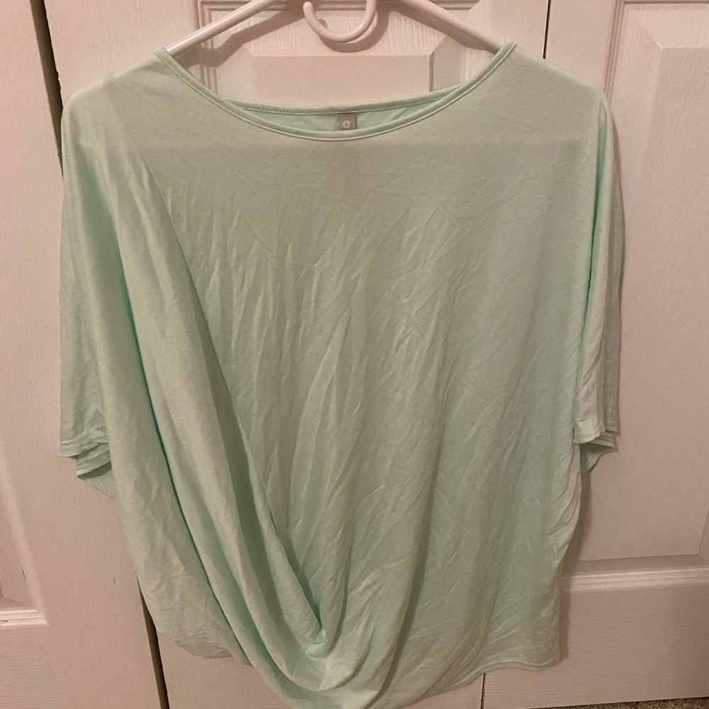 Athleta front twist top